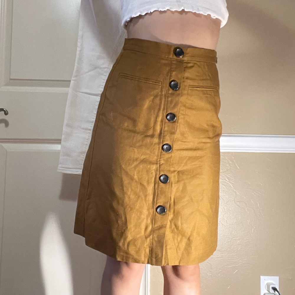 Ann Taylor Button-Up Midi Skirt Size 0P, camel brown